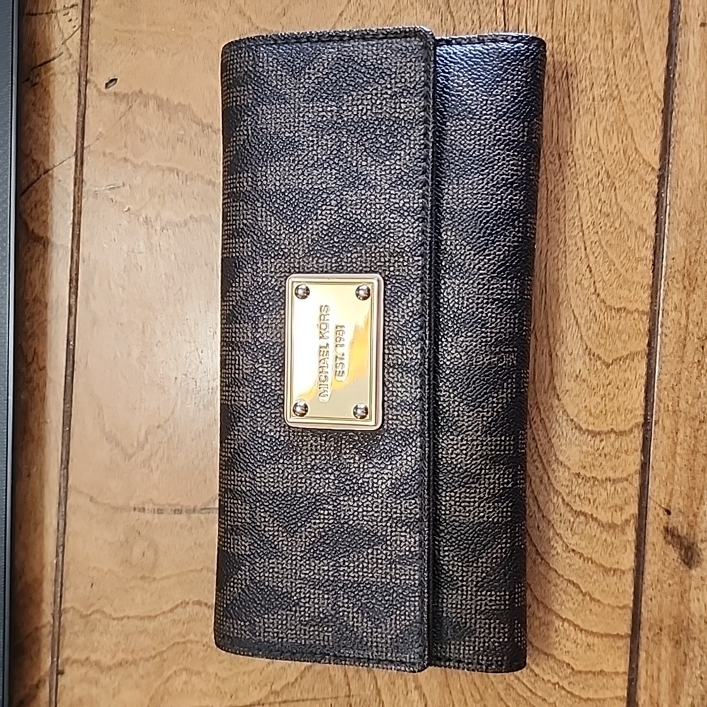 Michael Kohrs Trifold Wallet with Checkbook Cover